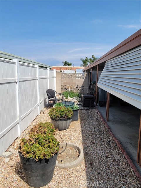 Detail Gallery Image 9 of 29 For 950 via Del Mesa, Hemet,  CA 92543 - 3 Beds | 2 Baths