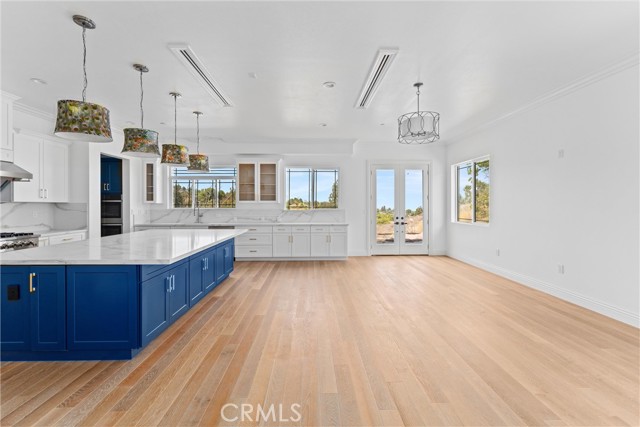 Detail Gallery Image 27 of 74 For 17190 Small Canyon Ln, Riverside,  CA 92506 - 6 Beds | 6/1 Baths