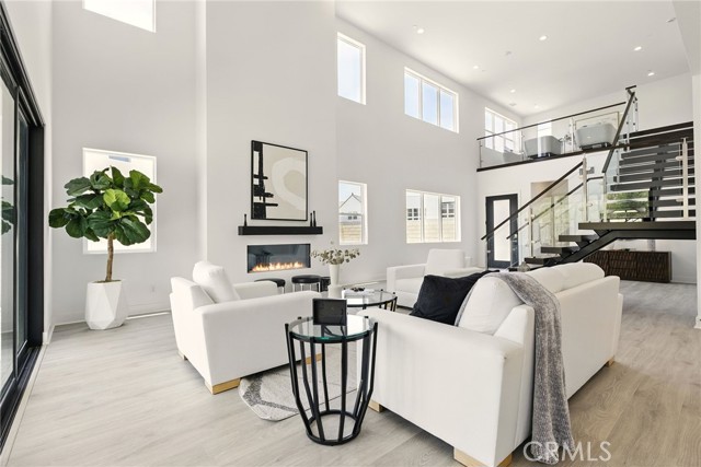27546 Elderberry Drive, Valencia CA: https://media.crmls.org/medias/bad3f76c-7324-4e34-a0b6-aaff379be9ee.jpg
