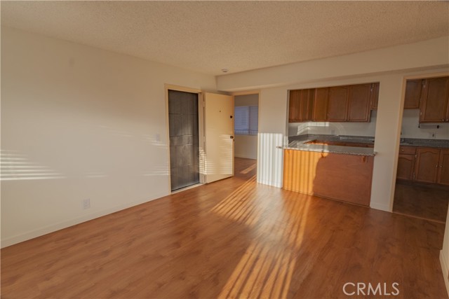 Detail Gallery Image 4 of 34 For 1140 Pacific Ave #20,  Long Beach,  CA 90813 - 2 Beds | 2 Baths