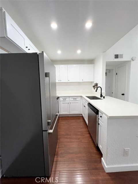 Detail Gallery Image 6 of 29 For 8801 Independence Ave #25,  Canoga Park,  CA 91304 - 1 Beds | 1 Baths