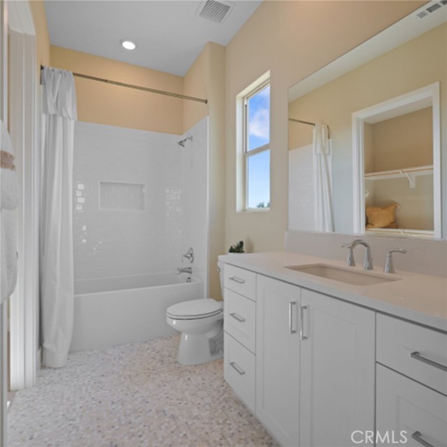 Detail Gallery Image 18 of 27 For 29626 Paseo Capilla, Valencia,  CA 91354 - 2 Beds | 2/1 Baths