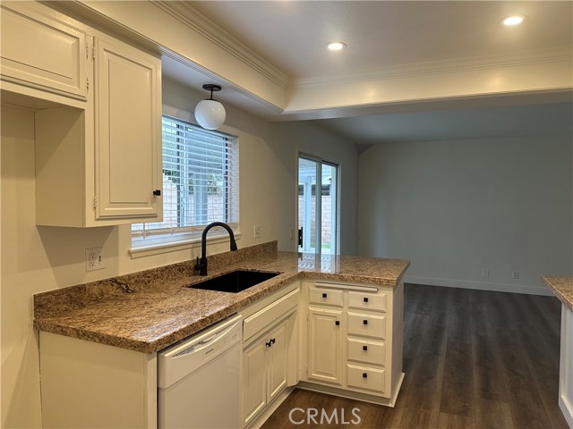 Detail Gallery Image 14 of 27 For 468 Cliffwood Ave, Brea,  CA 92821 - 4 Beds | 2 Baths