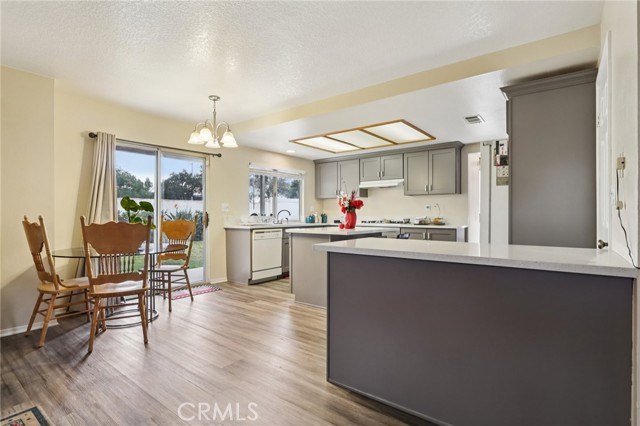 Detail Gallery Image 10 of 28 For 25821 via Kannela, Moreno Valley,  CA 92551 - 4 Beds | 3 Baths