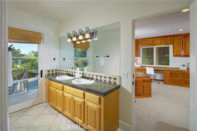 Detail Gallery Image 21 of 39 For 4347 Canyon View Ln, Palos Verdes Peninsula,  CA 90274 - 6 Beds | 4/1 Baths