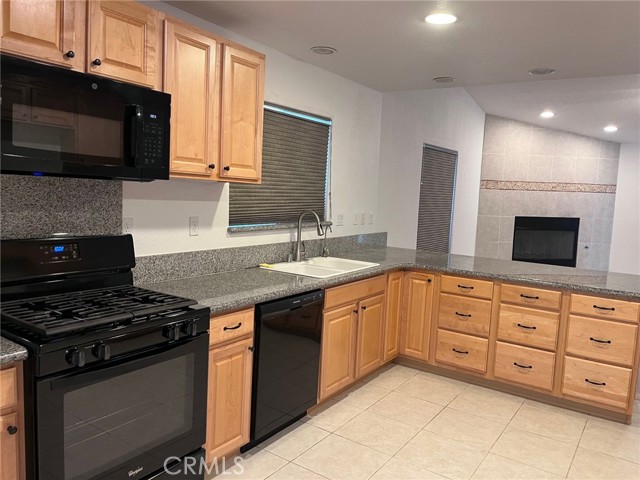Detail Gallery Image 7 of 29 For 26577 Windjammer Ln, Helendale,  CA 92342 - 4 Beds | 2 Baths