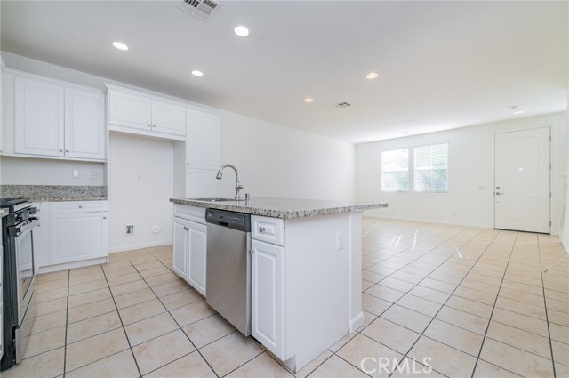 Detail Gallery Image 10 of 42 For 3076 E via Rosso, Ontario,  CA 91764 - 3 Beds | 2 Baths