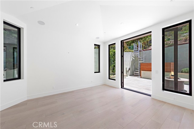 Detail Gallery Image 35 of 64 For 2340 Crestview Dr, Laguna Beach,  CA 92651 - 4 Beds | 5/1 Baths