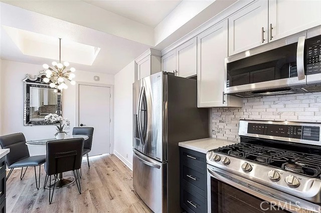 Detail Gallery Image 8 of 26 For 4454 Ventura Canyon Ave #305,  Sherman Oaks,  CA 91423 - 2 Beds | 2 Baths