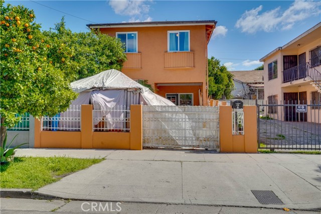 Detail Gallery Image 1 of 1 For 250 N Mountain View Ave, Los Angeles,  CA 90026 - 3 Beds | 1 Baths