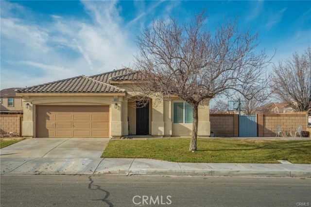 Detail Gallery Image 2 of 28 For 44341 Dusky Willow St, Lancaster,  CA 93536 - 3 Beds | 2 Baths