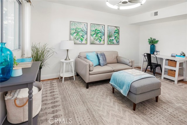 Image 11 of 34 For 4738 La Villa Marina  H