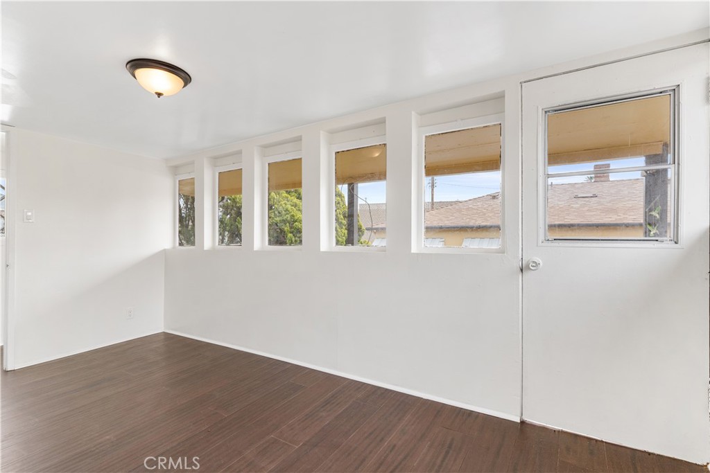 MLS #OC25097887 img 24