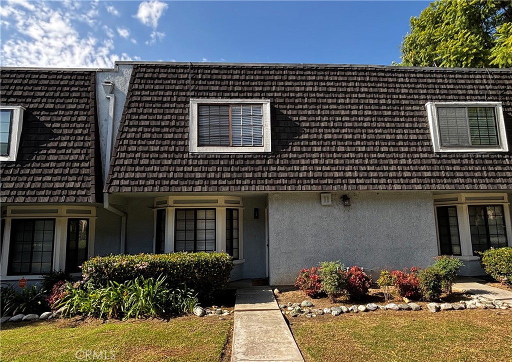 2610 E Huntington Drive #B