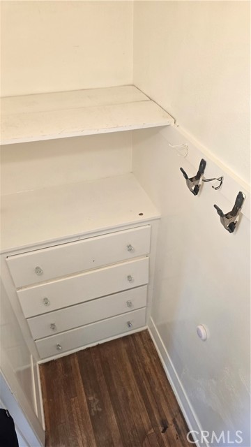 Detail Gallery Image 5 of 5 For 6179 Oak Crest, Los Angeles,  CA 90042 - 1 Beds | 1 Baths