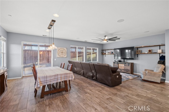 Detail Gallery Image 6 of 59 For 9705 Dutchman Peak, Bakersfield,  CA 93311 - 4 Beds | 3 Baths