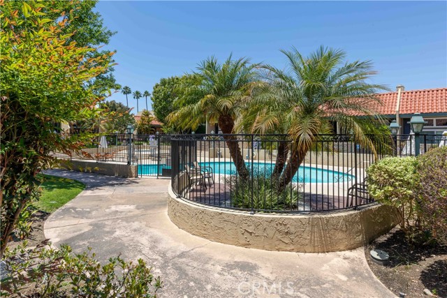 958 Palo Verde Avenue, Long Beach CA: https://media.crmls.org/medias/badc8ef2-7ed8-4a9f-9a81-fcc96e30f8f5.jpg