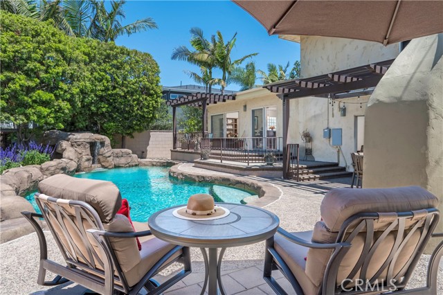 1335 Crestview Avenue, Seal Beach CA: https://media.crmls.org/medias/badd00fd-80ff-4d64-bd1c-07f1d59409c9.jpg
