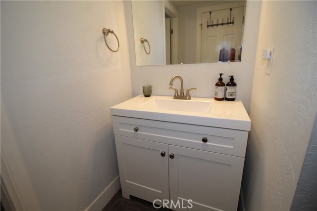 Detail Gallery Image 12 of 18 For 30904 Live Oak Dr, Running Springs,  CA 92382 - 2 Beds | 2 Baths