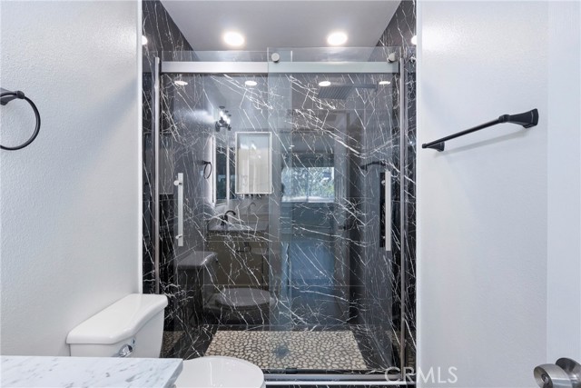 Detail Gallery Image 28 of 42 For 9652 Karmont, South Gate,  CA 90280 - 4 Beds | 2/1 Baths