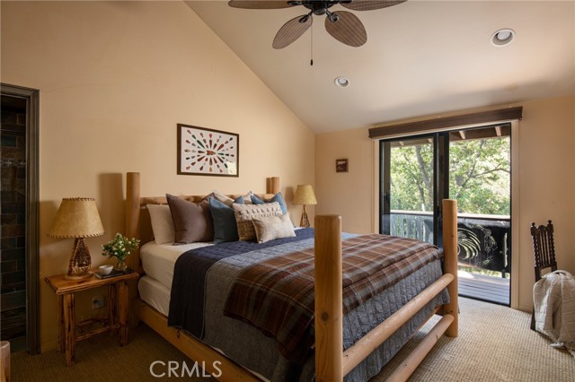 942 Lake Edge, Lake Arrowhead, CA 92352