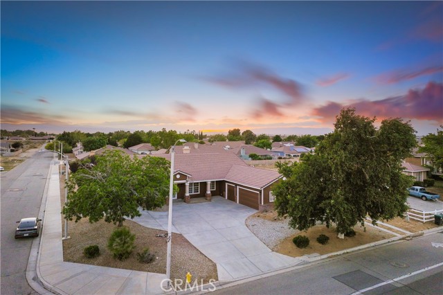 43309 45th W Street, Lancaster CA: https://media.crmls.org/medias/badf4f0a-d3b3-43be-8f78-98072eec0474.jpg