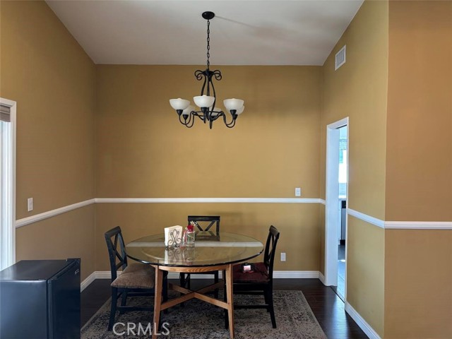 6914 Andasol Avenue, Lake Balboa CA: https://media.crmls.org/medias/badff0ca-4f79-4289-9cdb-b8e4e9b7809f.jpg