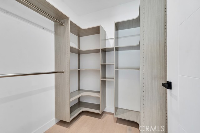 Detail Gallery Image 38 of 54 For 4941 Hesperia Ave, Encino,  CA 91316 - 5 Beds | 4 Baths