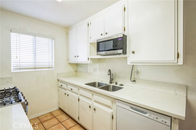 Detail Gallery Image 19 of 30 For 617 E Angeleno Ave #305,  Burbank,  CA 91501 - 2 Beds | 2 Baths