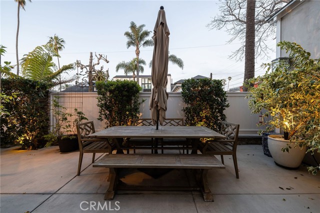 Detail Gallery Image 19 of 52 For 428 7th, Huntington Beach,  CA 92648 - 3 Beds | 3/1 Baths