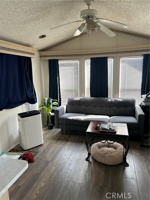 Detail Gallery Image 4 of 12 For 630 S Maple St #49,  Montebello,  CA 90640 - 1 Beds | 1 Baths