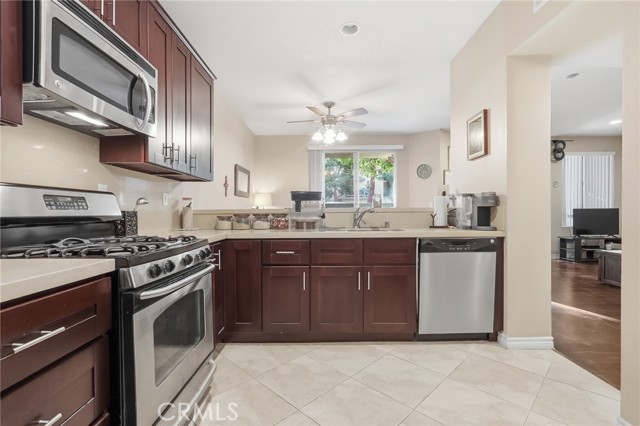 Detail Gallery Image 15 of 39 For 1441 Brett #136,  San Pedro,  CA 90732 - 2 Beds | 2/1 Baths