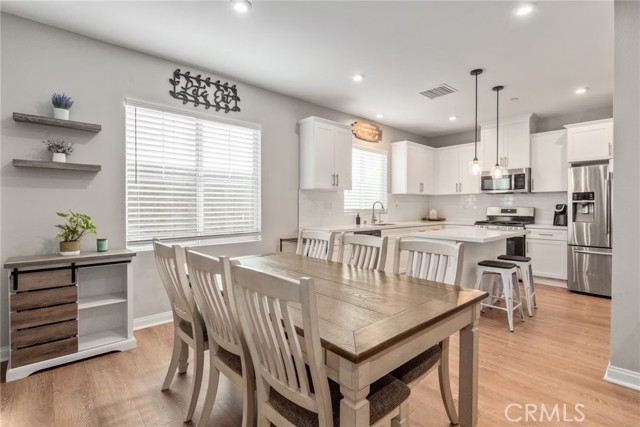 Detail Gallery Image 12 of 30 For 16073 Narni Ln, Fontana,  CA 92336 - 3 Beds | 2/1 Baths