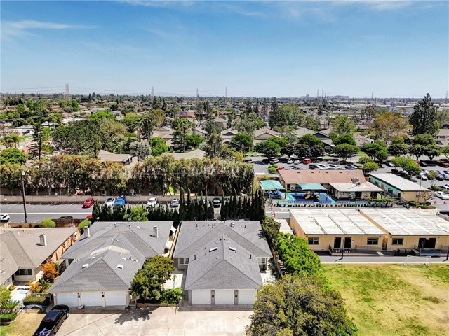 402 E Glendale Drive, Orange CA: https://media.crmls.org/medias/bae1eb2f-5799-4bee-8565-52da48887994.jpg