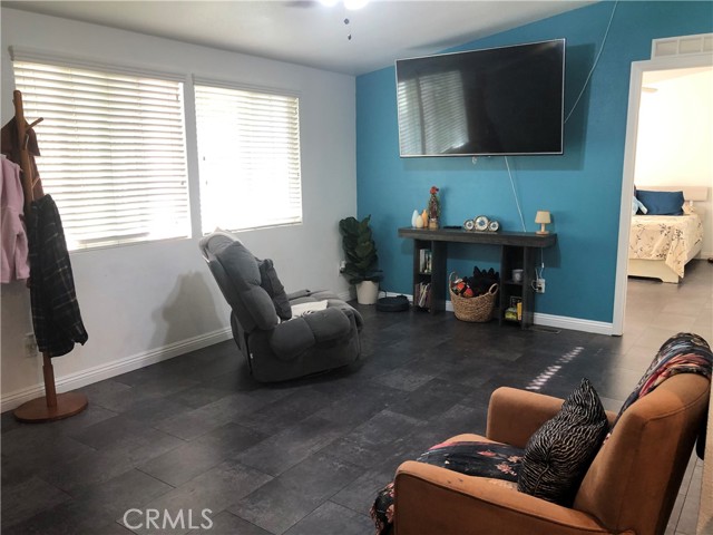 Detail Gallery Image 22 of 58 For 4901 Green River #292,  Corona,  CA 92878 - 4 Beds | 2 Baths