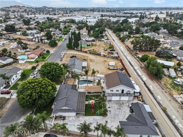 8963 Bold Ruler Lane, Jurupa Valley CA: https://media.crmls.org/medias/bae20051-6008-48e2-a618-87ebe2e94553.jpg
