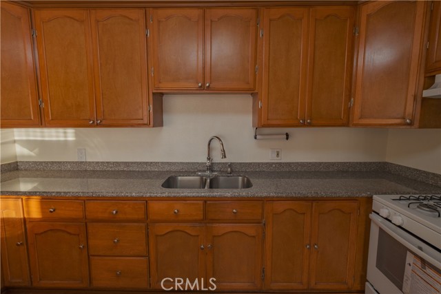 Detail Gallery Image 10 of 34 For 1140 Pacific Ave #20,  Long Beach,  CA 90813 - 2 Beds | 2 Baths