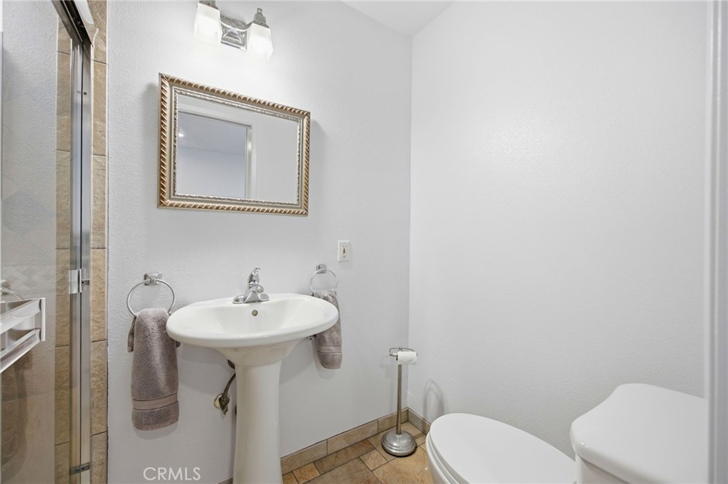 https://media.crmls.org/medias/bae2761a-ac89-480b-a568-e404e1b4fda4.jpg?preset=X-Large