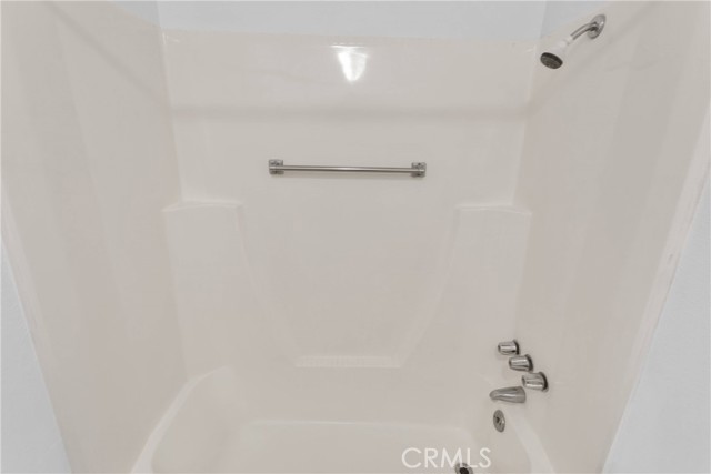 14246 Osage Road, Apple Valley CA: https://media.crmls.org/medias/bae3c879-959c-4043-bb11-9f9e410a53d3.jpg