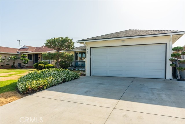 Detail Gallery Image 2 of 33 For 17007 Illinois Ct, Torrance,  CA 90504 - 4 Beds | 2 Baths