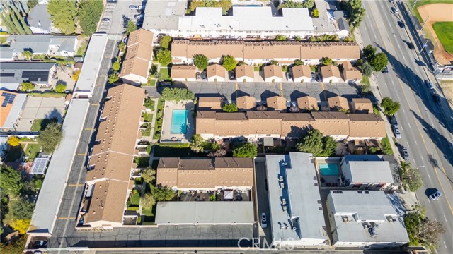 Detail Gallery Image 27 of 34 For 10125 De Soto #45,  Chatsworth,  CA 91311 - 3 Beds | 3 Baths