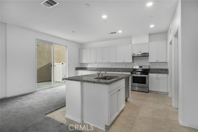 Detail Gallery Image 6 of 22 For 2017 Juniper Ln, Colton,  CA 92324 - 3 Beds | 2/1 Baths