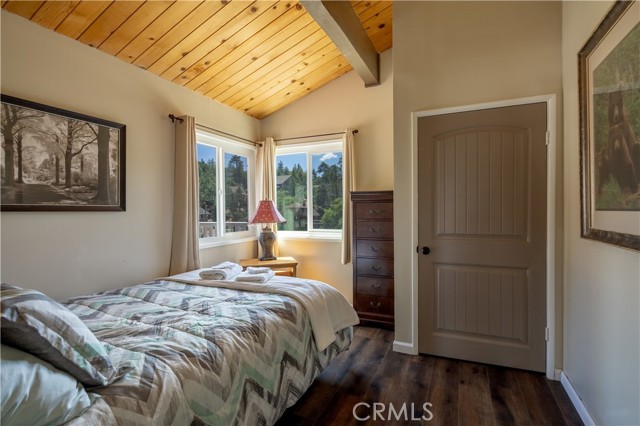 Detail Gallery Image 17 of 43 For 43708 Colusa Drive, Big Bear Lake,  CA 92315 - 4 Beds | 2 Baths