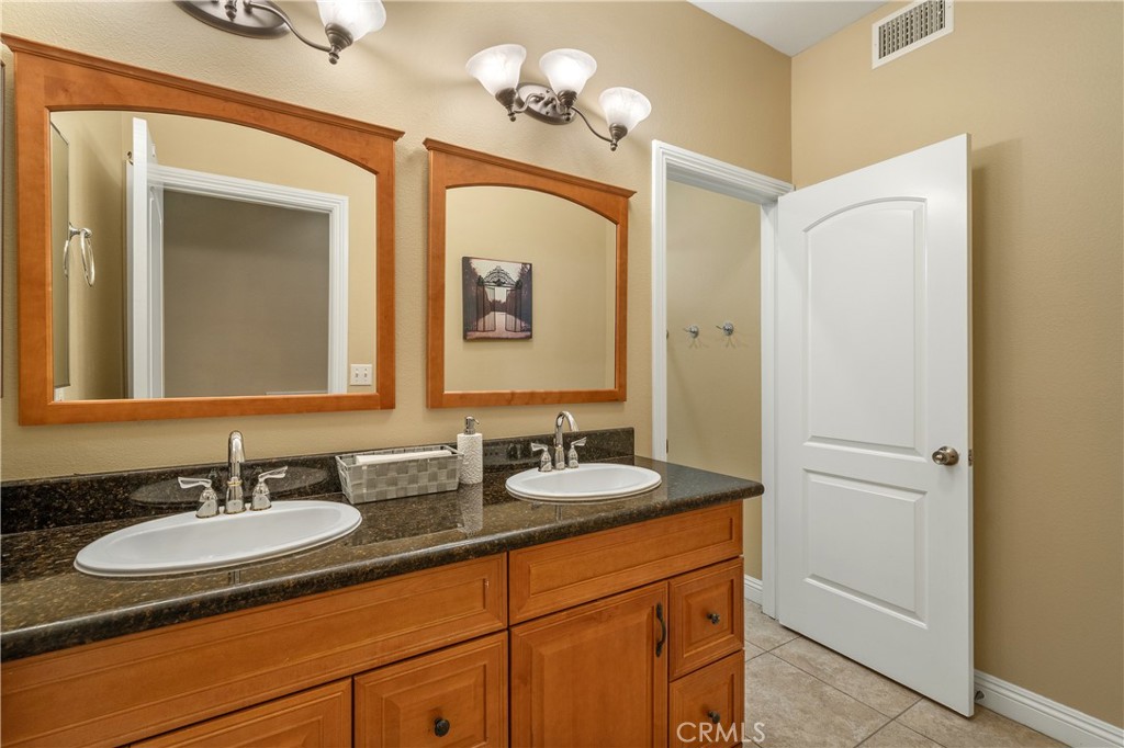 MLS #OC25046910 img 28