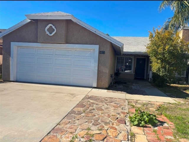 2596 Needles Court, Perris CA: https://media.crmls.org/medias/bae5fc34-d23f-4af6-95be-b26462d997dc.jpg