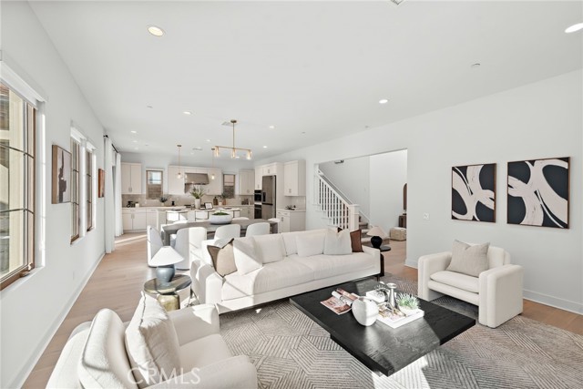 Detail Gallery Image 9 of 32 For 215 Sutters Mill, Irvine,  CA 92602 - 4 Beds | 4/1 Baths