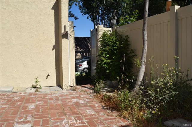91 Oval Road, Irvine CA: https://media.crmls.org/medias/bae70e97-3623-4d30-8960-89265ee88b85.jpg