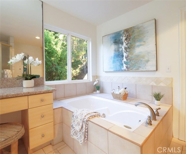 4358 Cartesian Circle, Palos Verdes Peninsula CA: https://media.crmls.org/medias/bae8c391-5422-48c9-82dc-65f161dd6bea.jpg