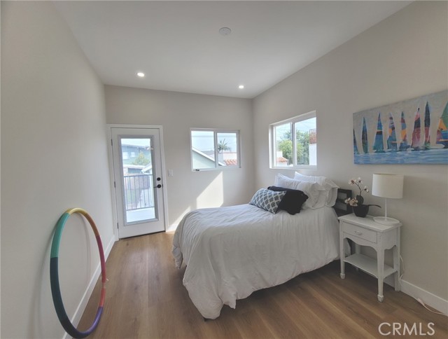 Detail Gallery Image 13 of 15 For 5414 Hillcrest, Los Angeles,  CA 90043 - 3 Beds | 2 Baths