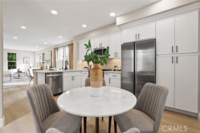 Detail Gallery Image 18 of 59 For 302 Tall Oak, Irvine,  CA 92603 - 3 Beds | 3/1 Baths